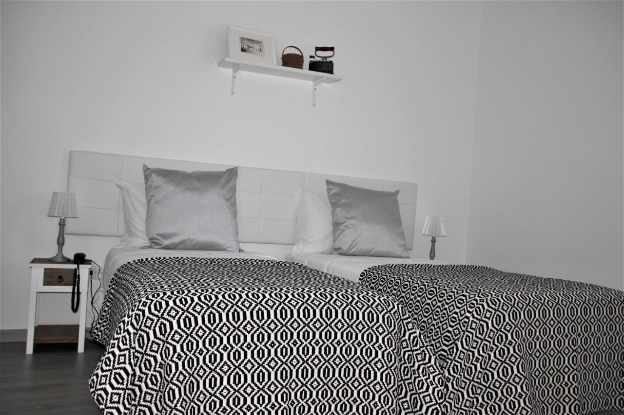 Raiz Alentejana Bed & Breakfast เรเกงกุส ดิ มอนซารัซ ภายนอก รูปภาพ
