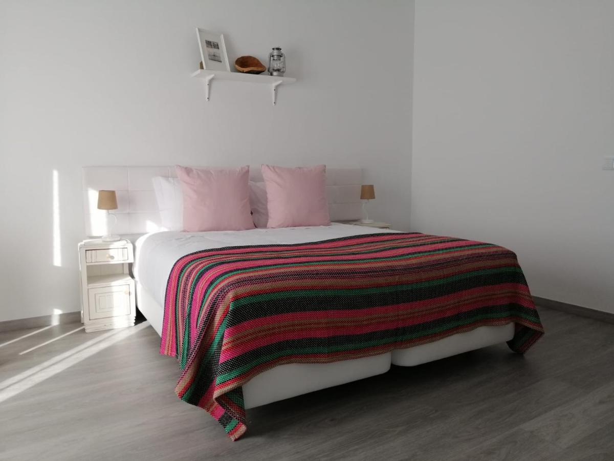Raiz Alentejana Bed & Breakfast เรเกงกุส ดิ มอนซารัซ ภายนอก รูปภาพ