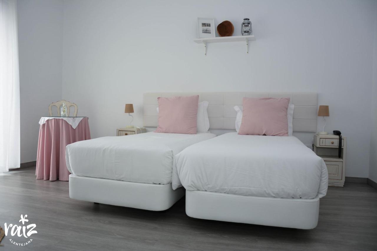 Raiz Alentejana Bed & Breakfast เรเกงกุส ดิ มอนซารัซ ภายนอก รูปภาพ